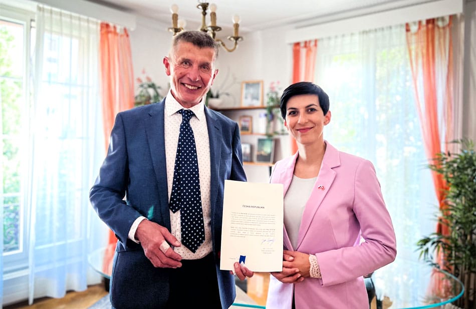 Zakladatel InnoCrystalu pan Petr Kotal byl jmenován honorárním konzulem České republiky ve Švýcarsku